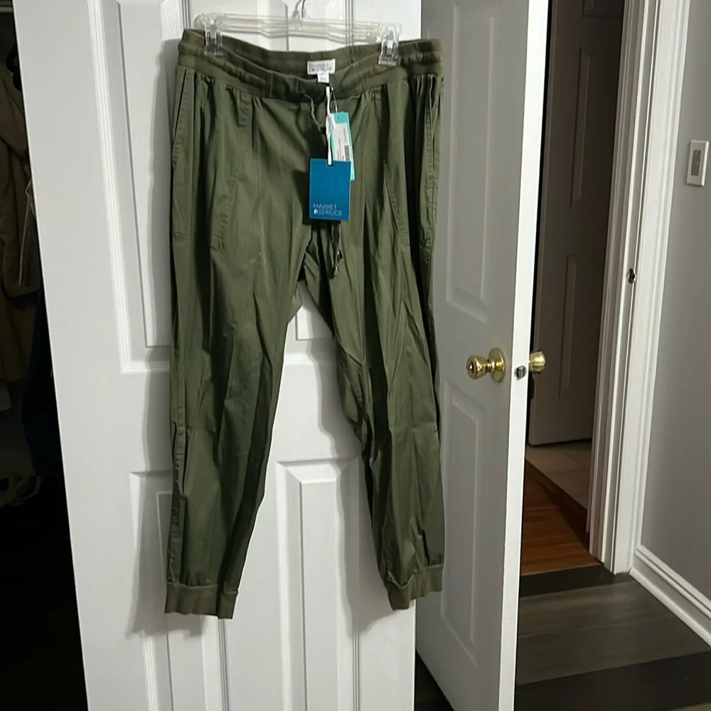 Market and spruce pants - Picture 1 of 3